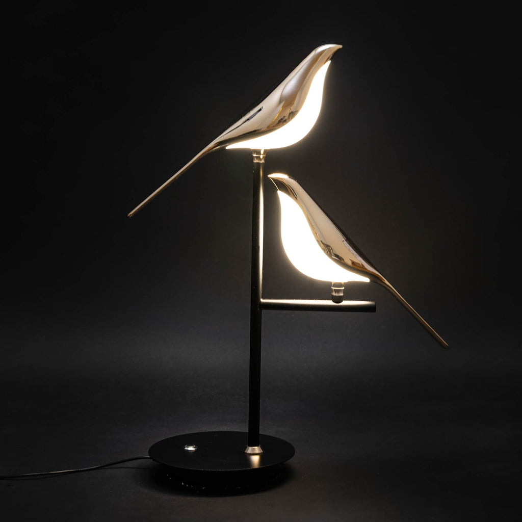 Lampada da Tavolo Birdmann – Ferro & Alluminio – Bianco – Design Artistico – Luce Flessibile per Ambienti Eleganti