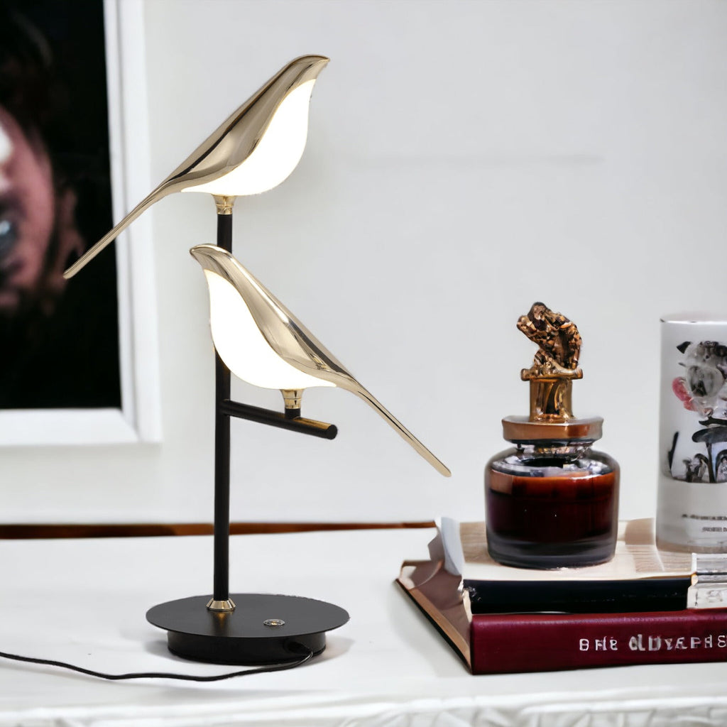 Lampada da Tavolo Birdmann – Ferro & Alluminio – Bianco – Design Artistico – Luce Flessibile per Ambienti Eleganti
