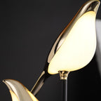 Lampada da Tavolo Birdmann – Ferro & Alluminio – Bianco – Design Artistico – Luce Flessibile per Ambienti Eleganti