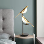 Lampada da Tavolo Birdmann – Ferro & Alluminio – Bianco – Design Artistico – Luce Flessibile per Ambienti Eleganti