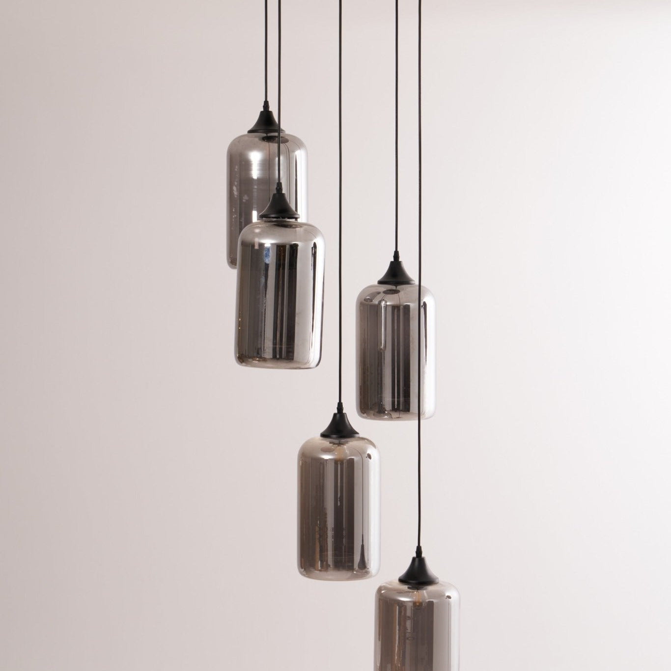 Luce a sospensione in vetro minimalista di giugno, grigio fumo
