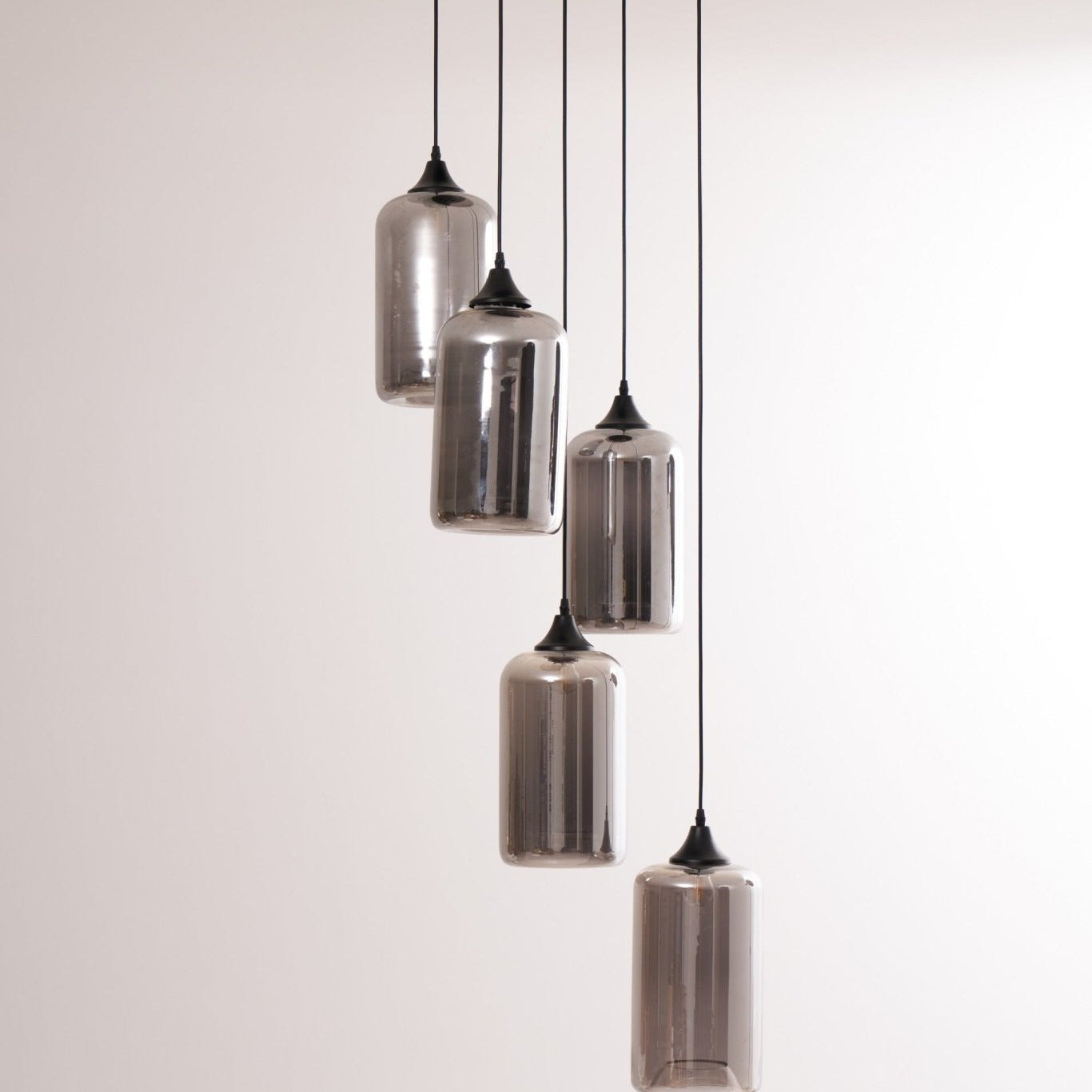 Luce a sospensione in vetro minimalista di giugno, grigio fumo
