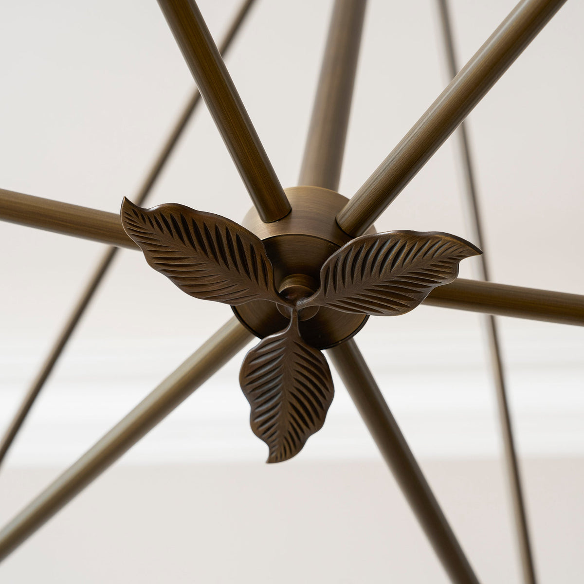 Lampadario a Foglie Ramificate