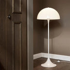 Lampada da terra a LED a forma di fungo scandinava
