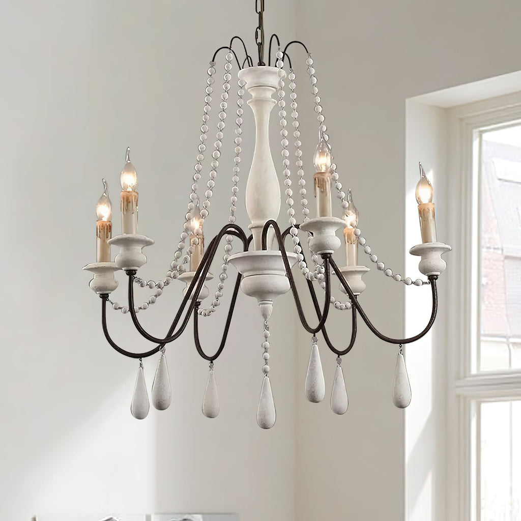 Lampadario a perline in stile candela