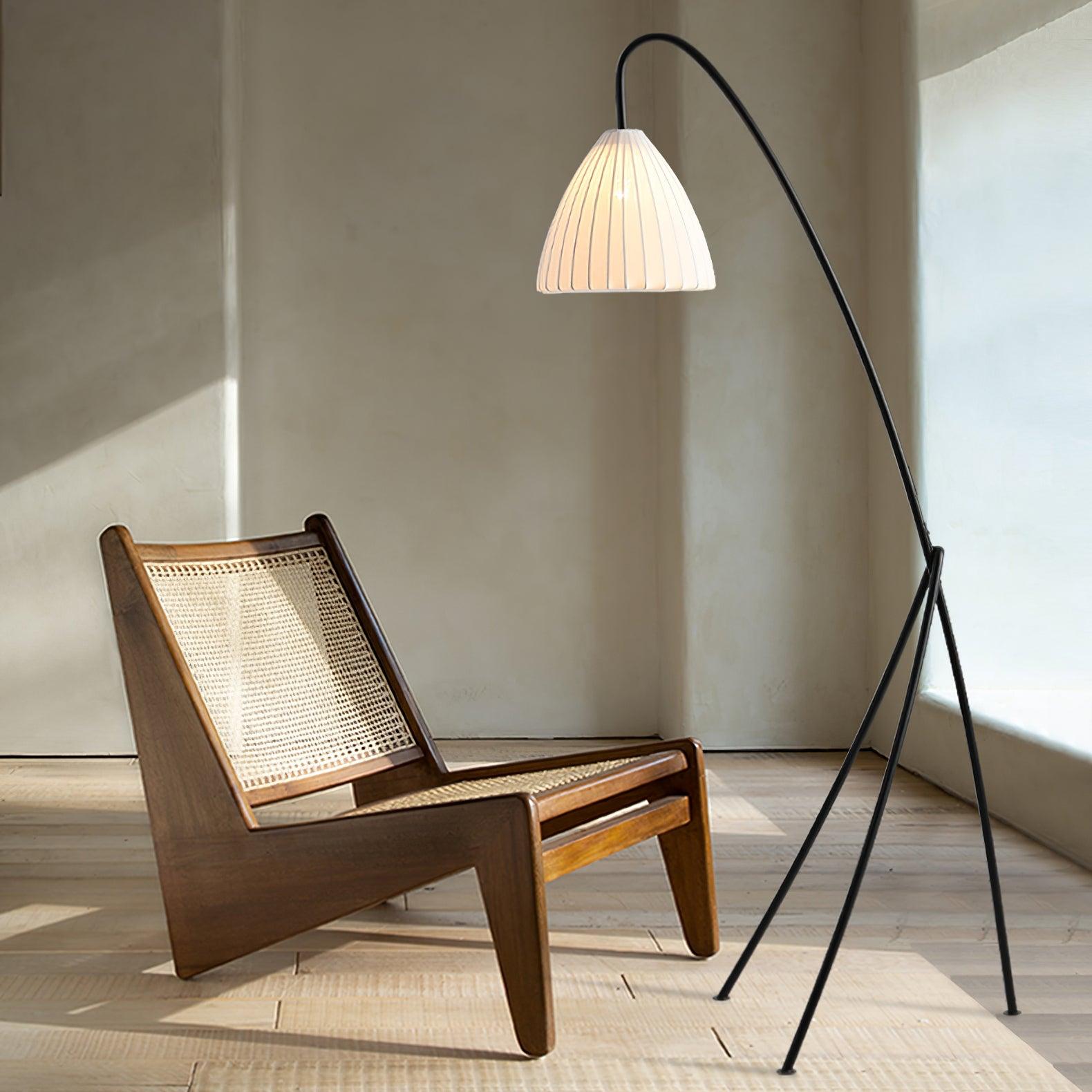 Lampada da terra Caralaven – Struttura in metallo – Beige – 160 cm – Design moderno pieghevole per soggiorno e ufficio