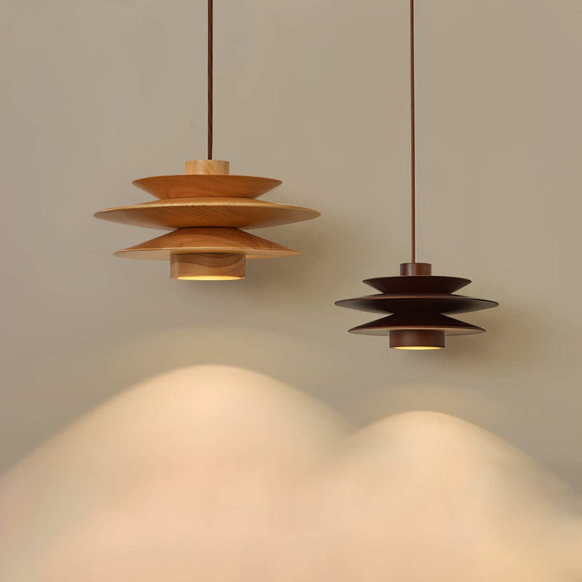 Lampada a sospensione in legno a disco Cascade