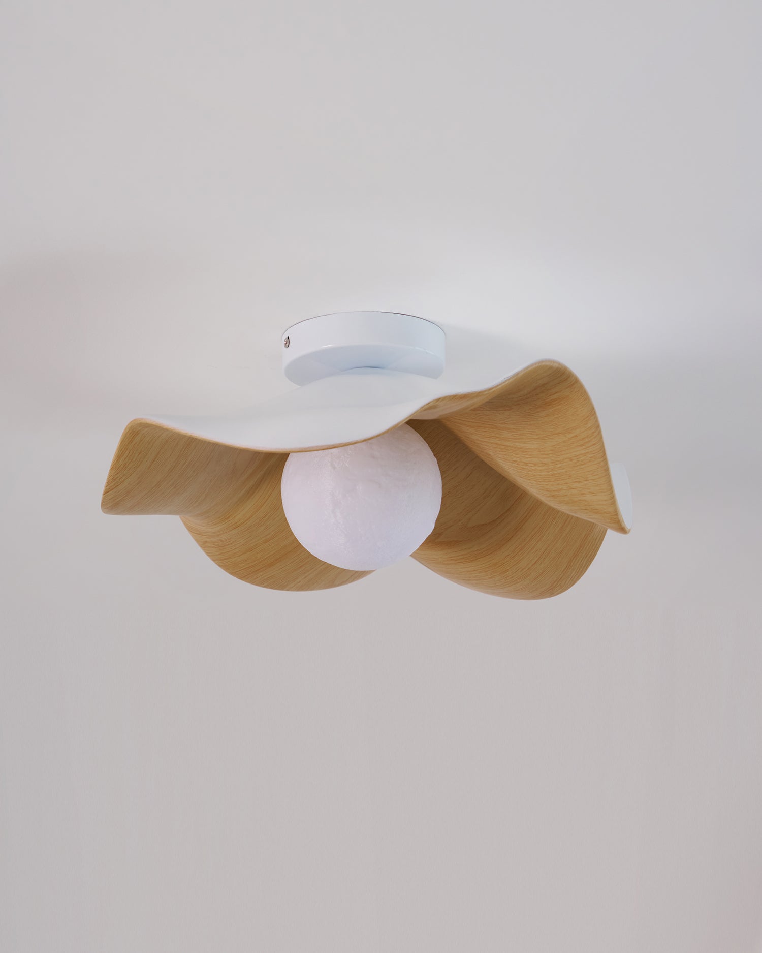 Lampada da soffitto moderna design scultoreo ispirato al legno