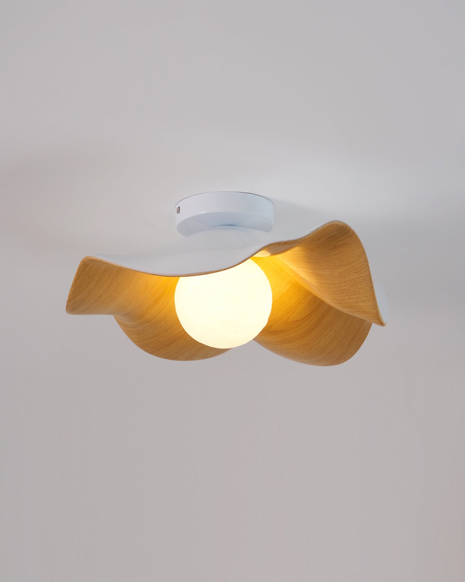 Lampada da soffitto moderna design scultoreo ispirato al legno