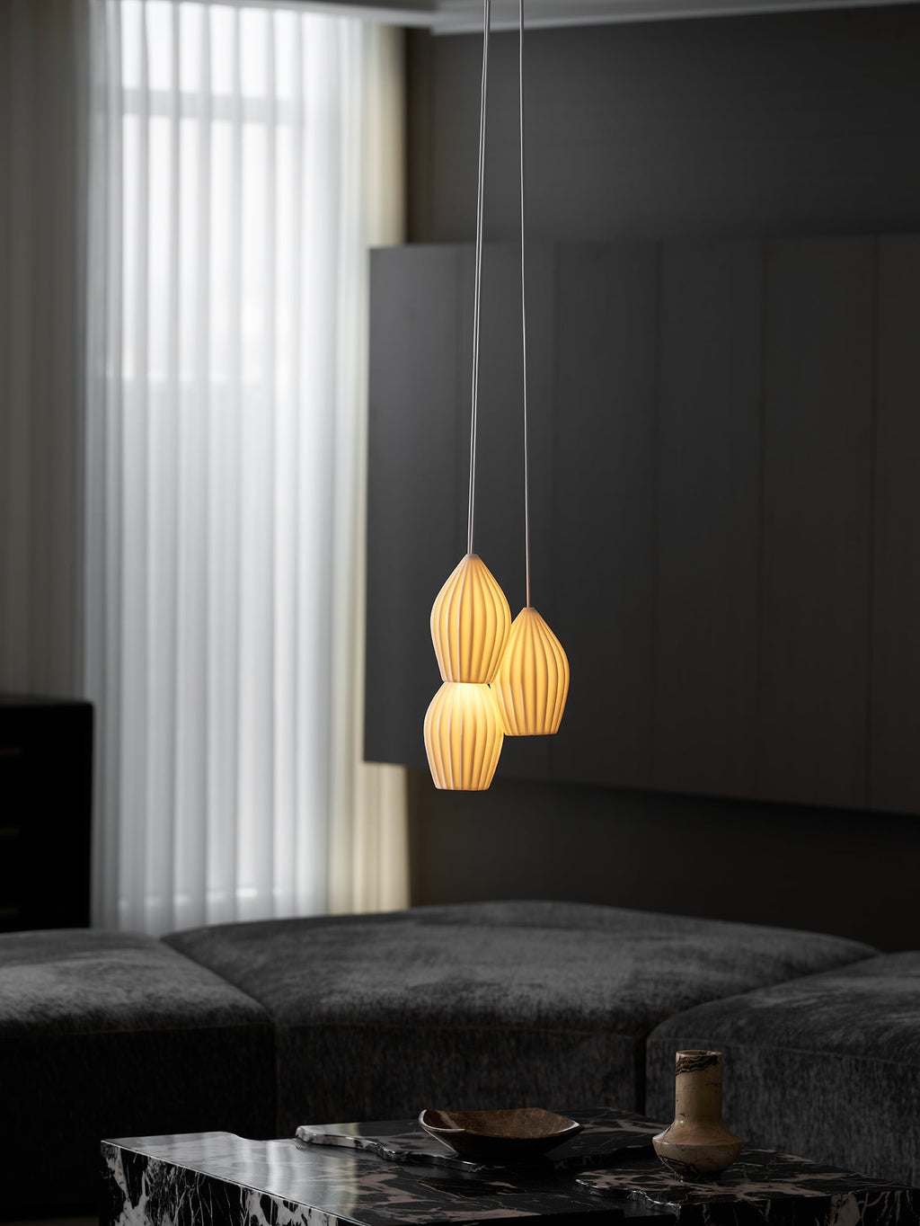 Lampada a sospensione in ceramica con righe