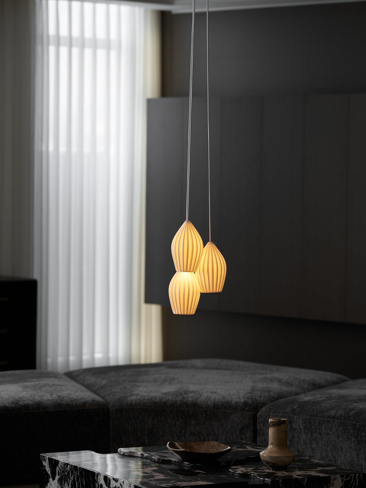Lampada a sospensione in ceramica con righe
