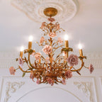 Lampadario in ceramica a forma di rosa rampicante