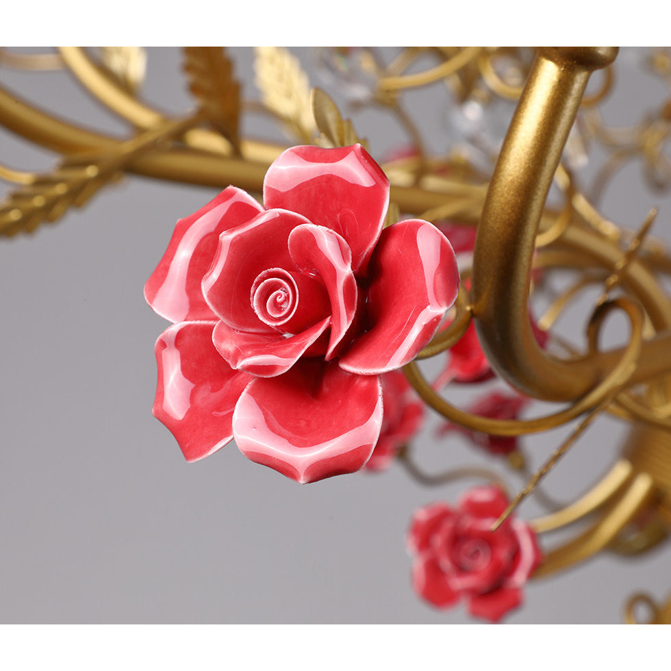 Lampadario in ceramica a forma di rosa rampicante