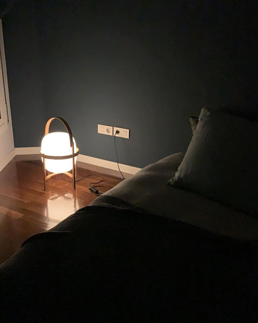 Lampada da Tavolo in Vetro a Forma di Lanterna Portatile