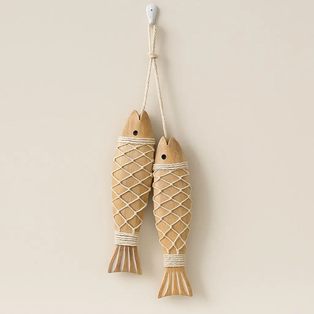 Appendi pesce in legno costiero