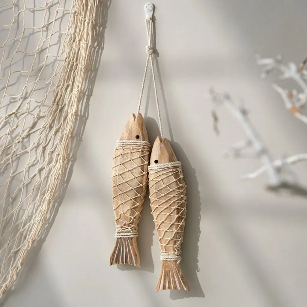 Appendi pesce in legno costiero