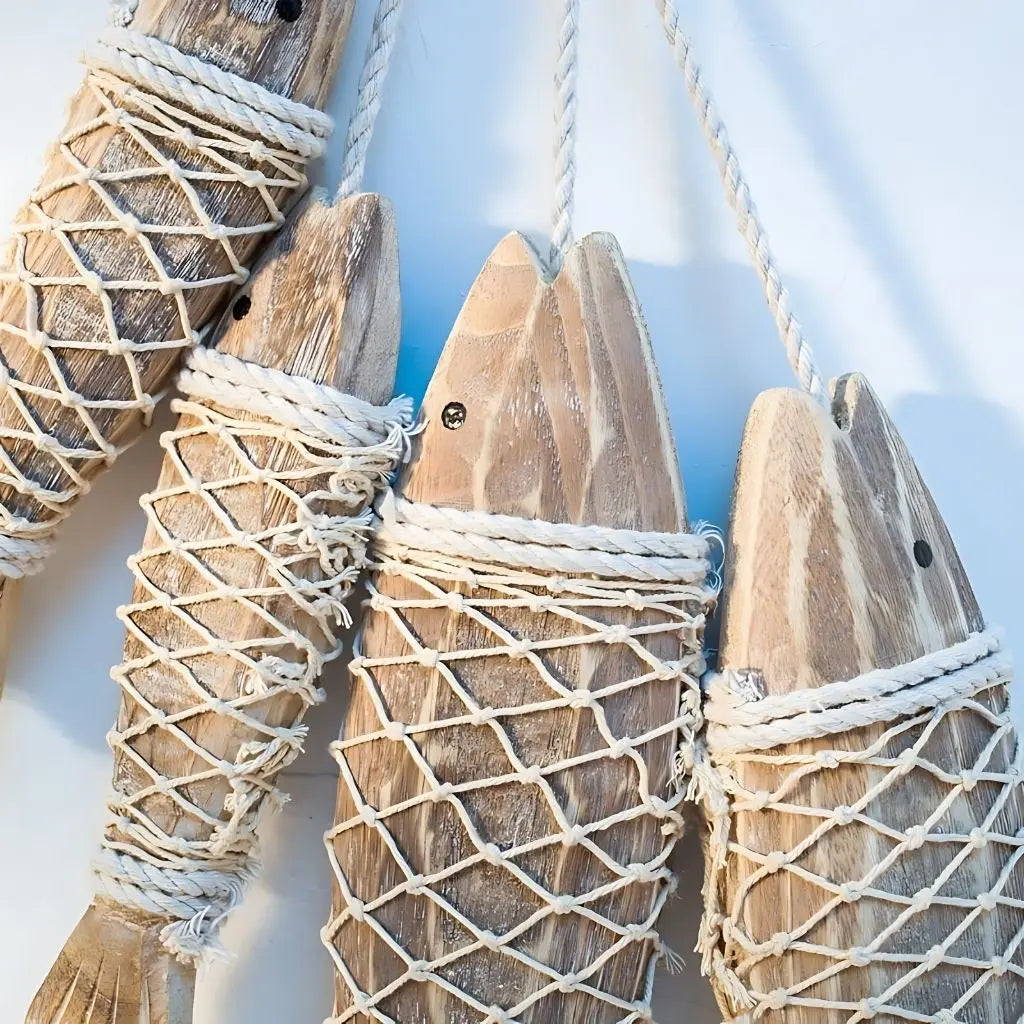 Appendi pesce in legno costiero