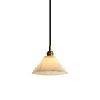 Lampada a sospensione con paralume conico in ottone e alabastro