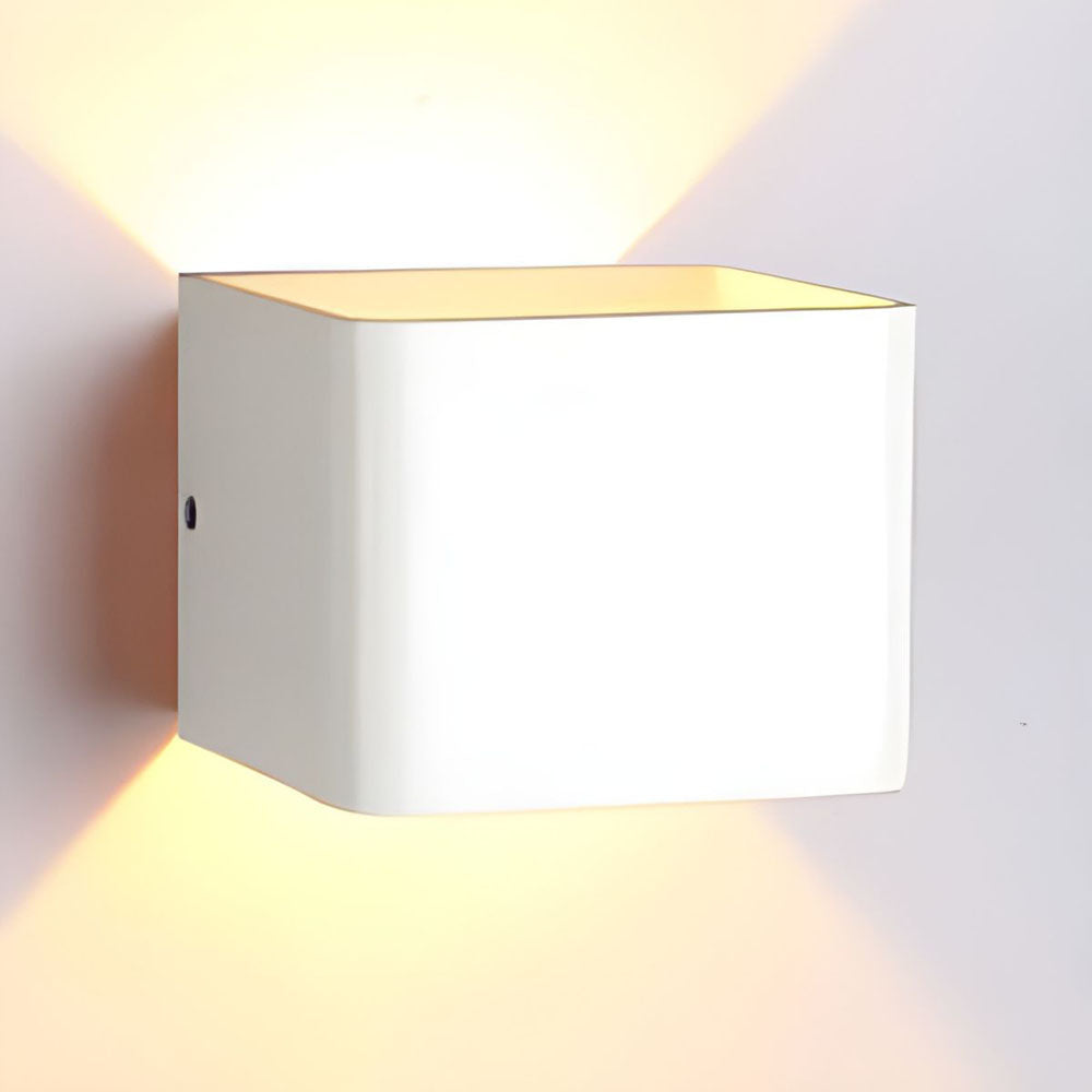 Lampada da Parete Cubbon – LED – Bianca – Compatta – Design Moderno
