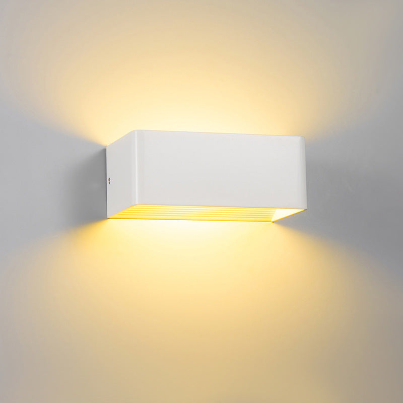 Lampada da Parete Cubbon – LED – Bianca – Compatta – Design Moderno