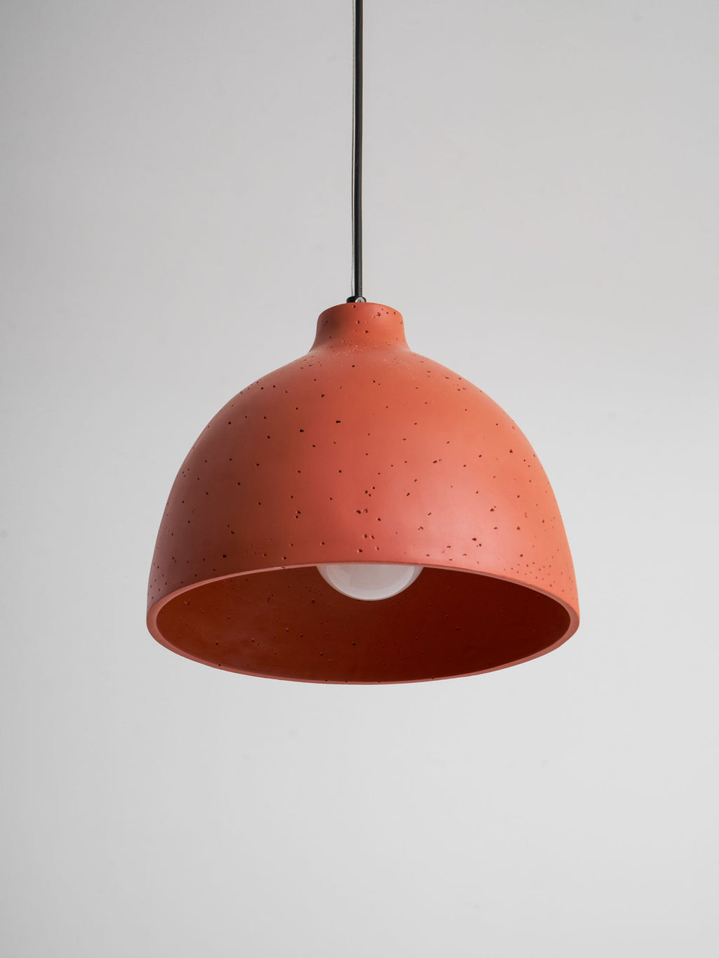 Lampada a sospensione in resina
