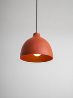 Lampada a sospensione in resina