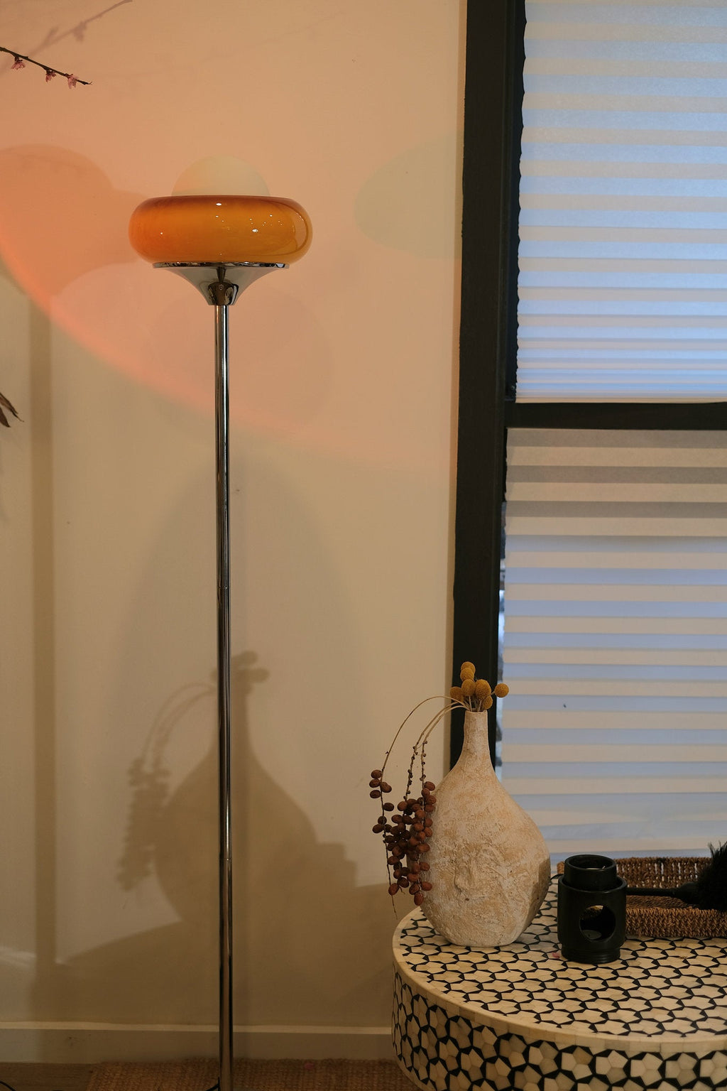 Lampada da Terra Elke Egg Tart – Lampada di Design Giocosa con Forma Unica