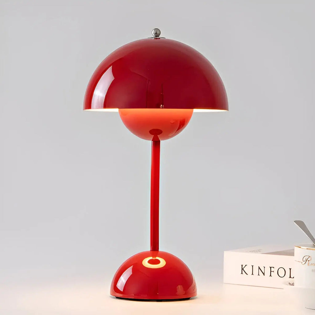 Lampada da tavolo a forma di fungo con paralume a cupola