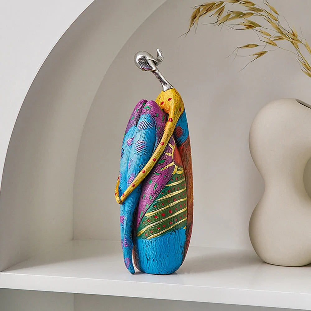Elara Haus Figurina Astratta di Donna Yoga - Scultura Colorata in Arte Graffiti
