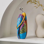 Elara Haus Figurina Astratta di Donna Yoga - Scultura Colorata in Arte Graffiti