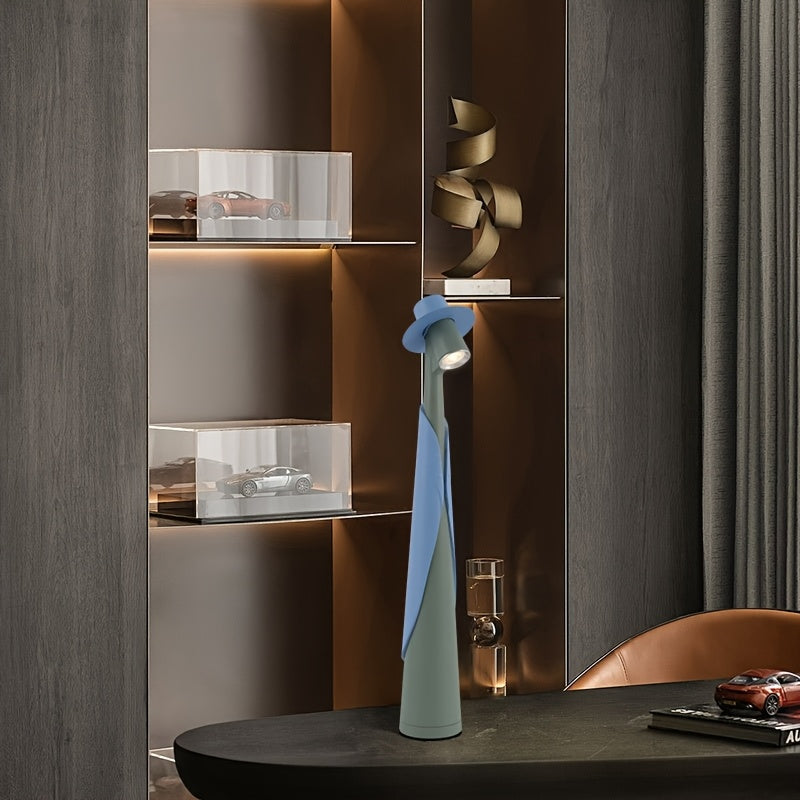 Lampada da Tavolo Elara Haus a Forma di Figura con Luce a Cappello