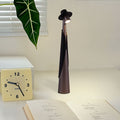 Lampada da Tavolo Elara Haus a Forma di Figura con Luce a Cappello