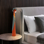 Lampada da Tavolo Elara Haus a Forma di Figura con Luce a Cappello