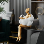 Scultura Donna che Legge in Oro Elara Haus su Nuvola - Decorazione da Mensola