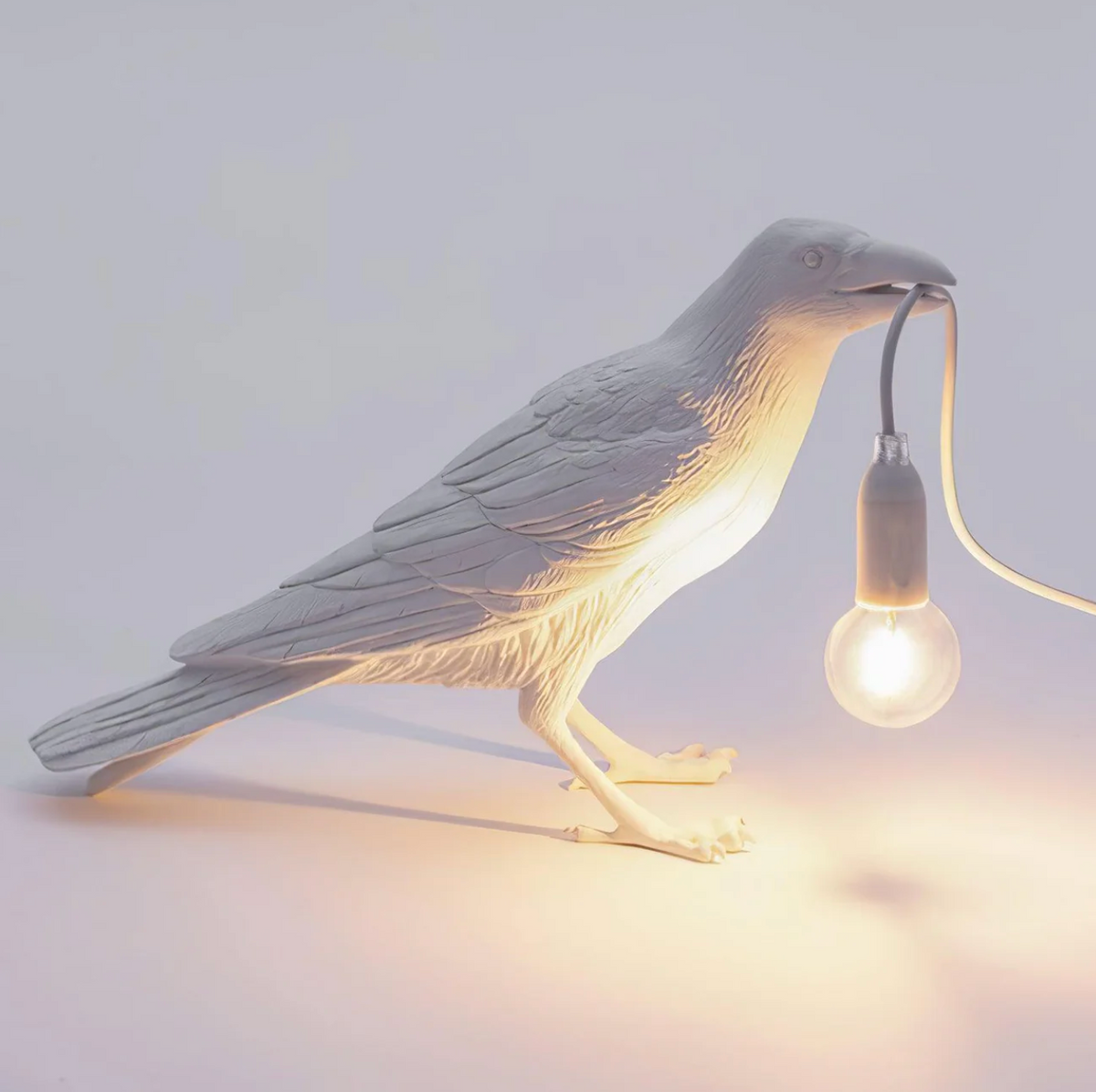 Elara Haus Lampada da Tavolo con Scultura di Corvo di Alta Qualità - Design Artistico Novità