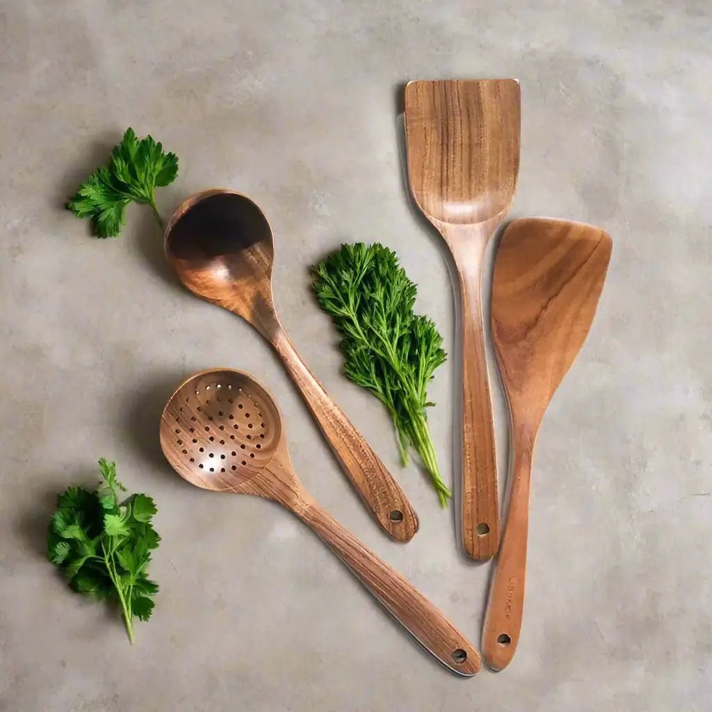 Set di Utensili da Cucina Elara Haus - Strumenti da Cucina Eco-Friendly in Teak Fatti a Mano