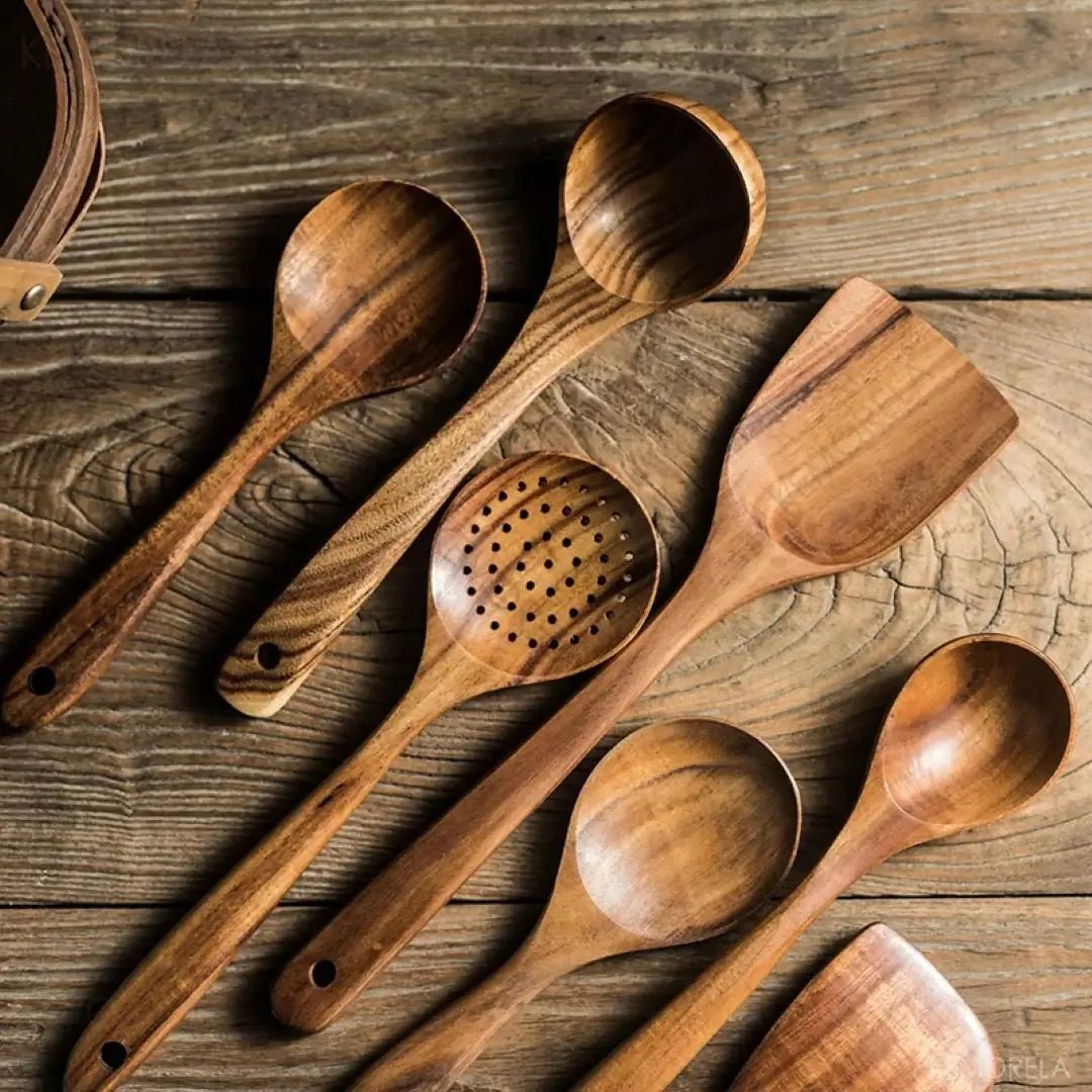 Set di Utensili da Cucina Elara Haus - Strumenti da Cucina Eco-Friendly in Teak Fatti a Mano