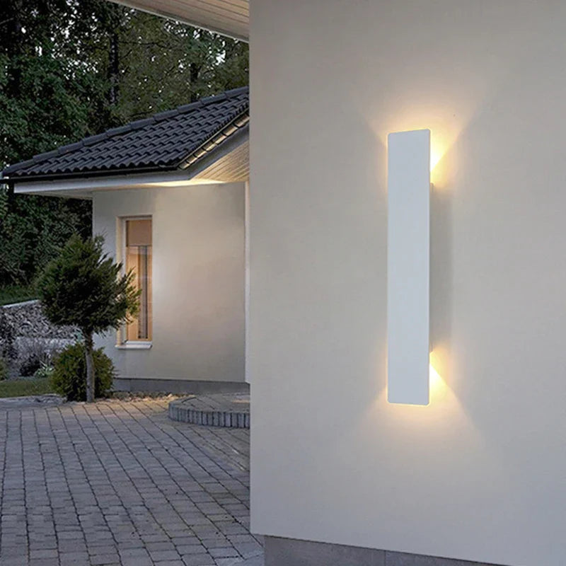 Elara Haus Totem Facciata Lineare – LED Architettonico Impermeabile Opaco