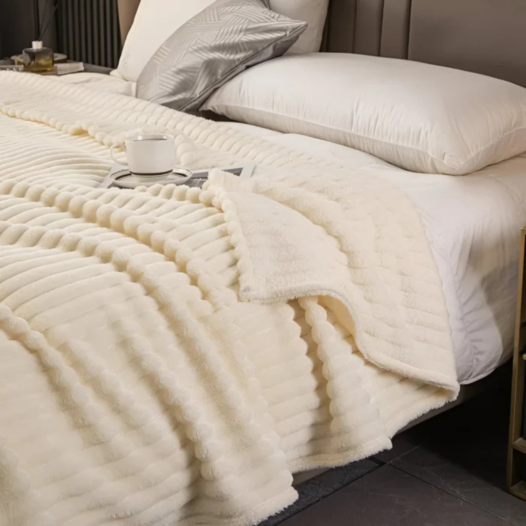 Elara Haus Coperta in Pile Striata di Lusso