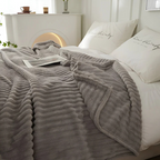 Elara Haus Coperta in Pile Striata di Lusso