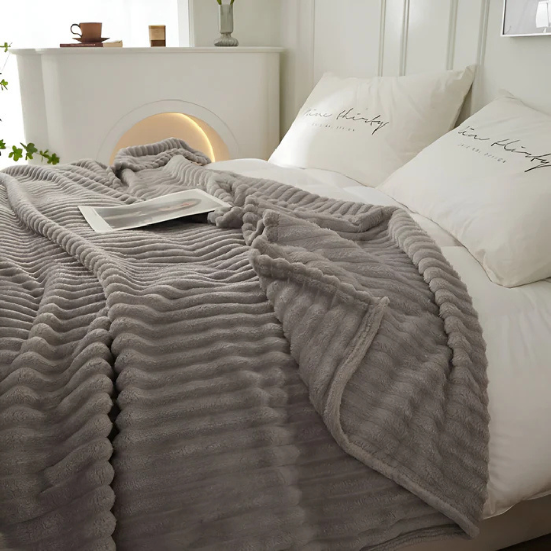 Elara Haus Coperta in Pile Striata di Lusso