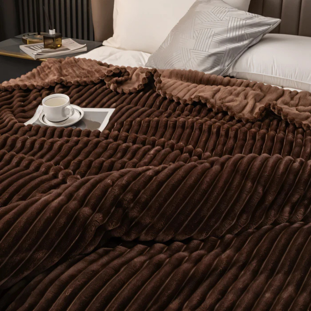 Elara Haus Coperta in Pile Striata di Lusso