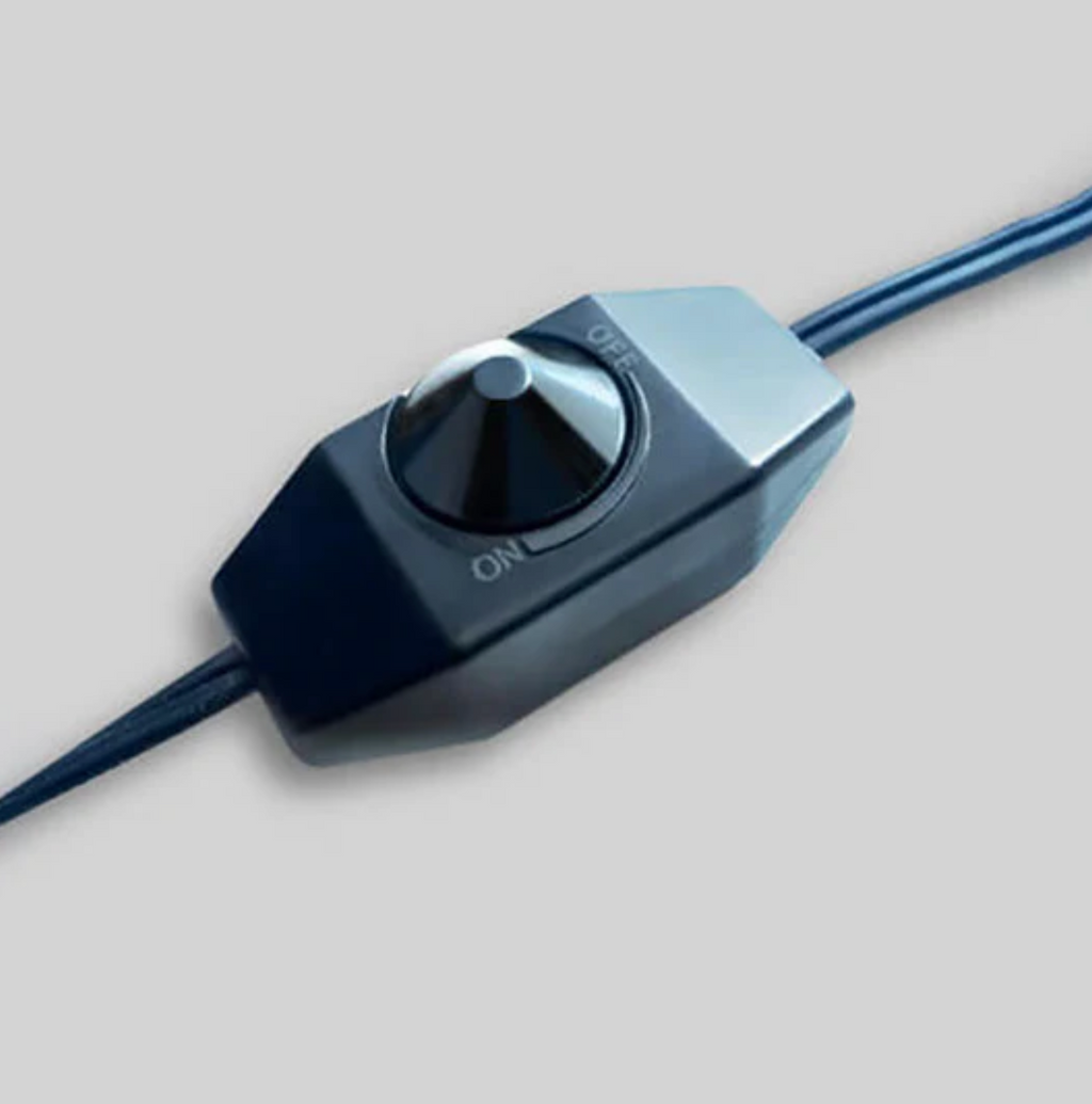Lampada Riscaldante Elettrica Minimalista Elara Haus con Base in Legno