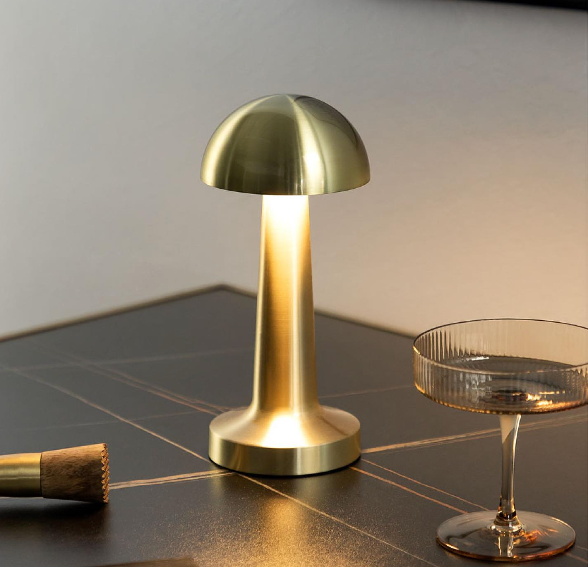 Lampada Dimmer a Tocco Minimalista Elara Haus - Faretto Portatile da Comodino