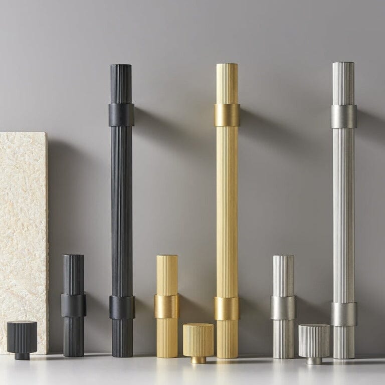 Maniglia per Mobili Elara Haus in Ottone Massiccio Moderno con Finitura Rigata