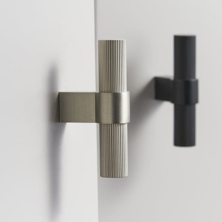 Maniglia per Mobili Elara Haus in Ottone Massiccio Moderno con Finitura Rigata