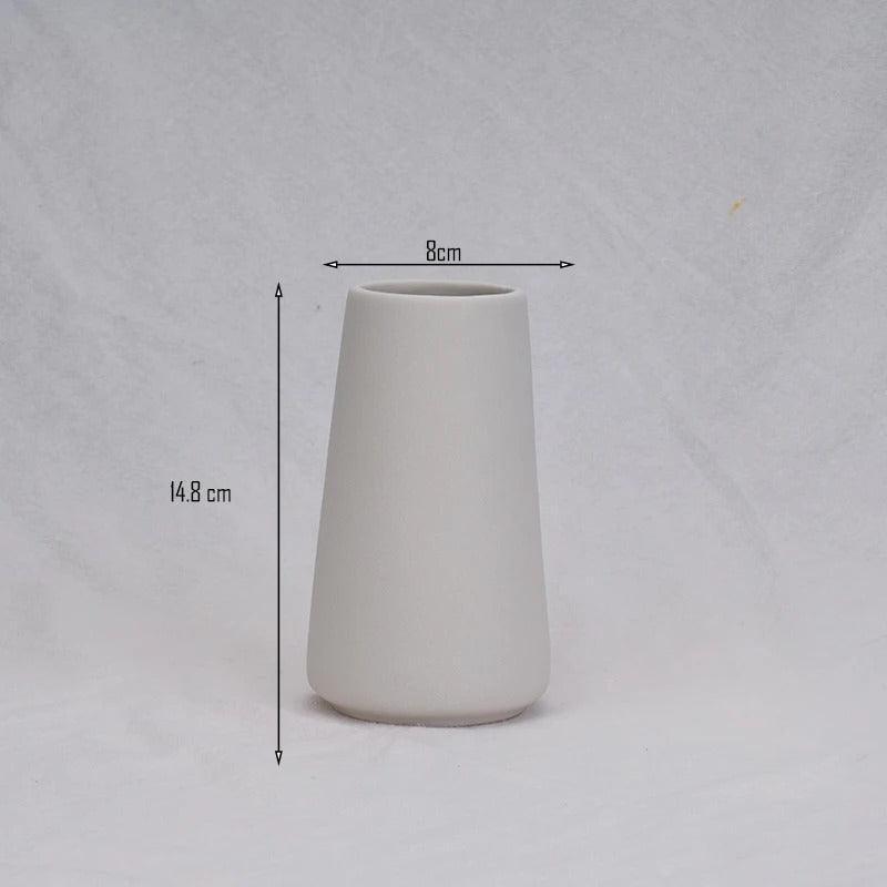Vaso in Argilla Moderno a Forma Conica Elara Haus – Ceramica Maculata