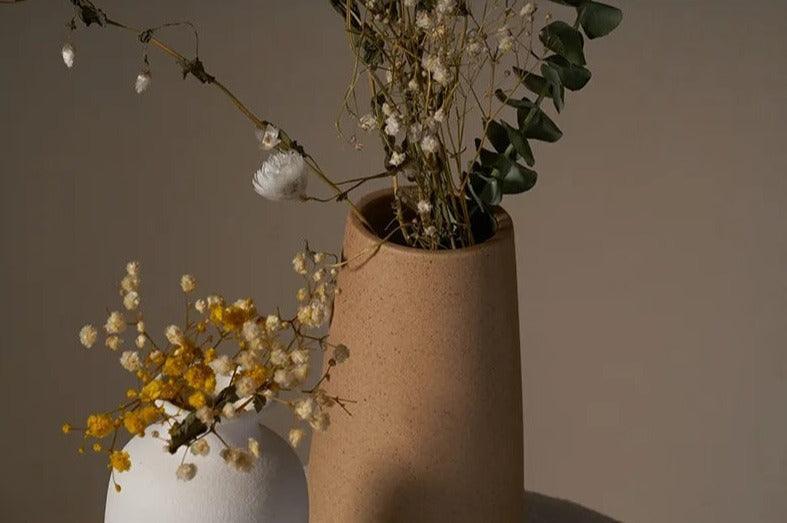 Vaso in Argilla Moderno a Forma Conica Elara Haus – Ceramica Maculata
