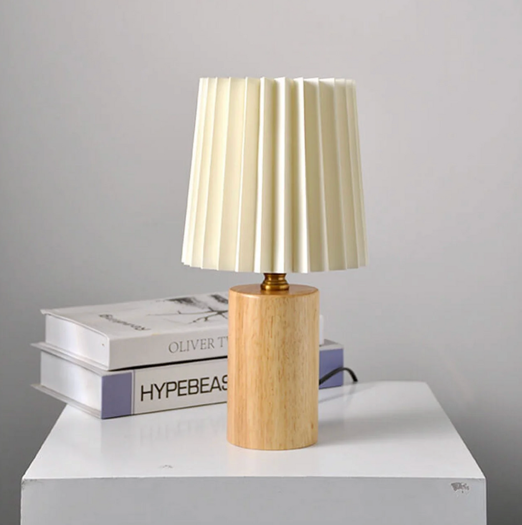 Lampada da comodino moderna con base in legno plissettata Elara Haus