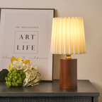 Lampada da comodino moderna con base in legno plissettata Elara Haus